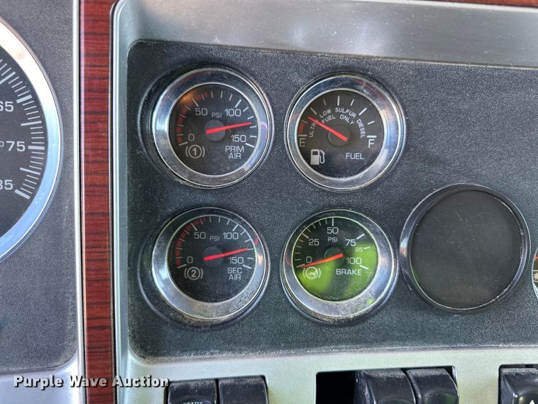 image for item OI9324 2009 Kenworth W900 crane truck