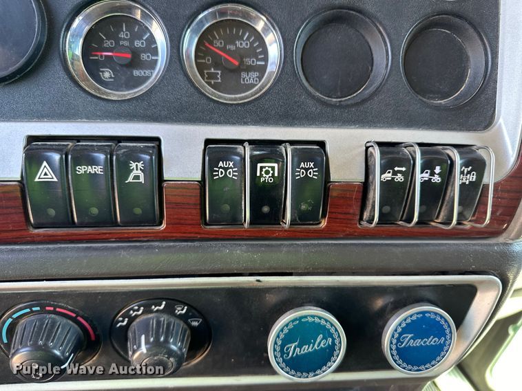 image for item OI9324 2009 Kenworth W900 crane truck