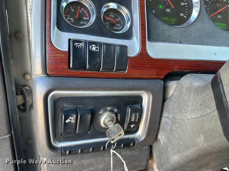 image for item OI9324 2009 Kenworth W900 crane truck