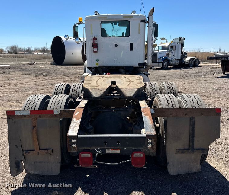 image for item OI9325 2009 International Paystar semi truck