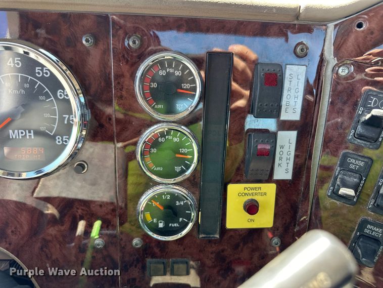 image for item OI9325 2009 International Paystar semi truck