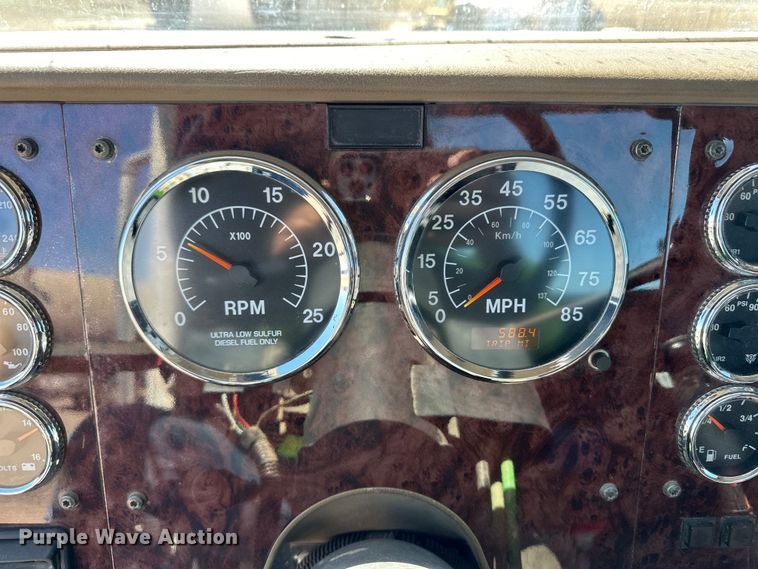 image for item OI9325 2009 International Paystar semi truck