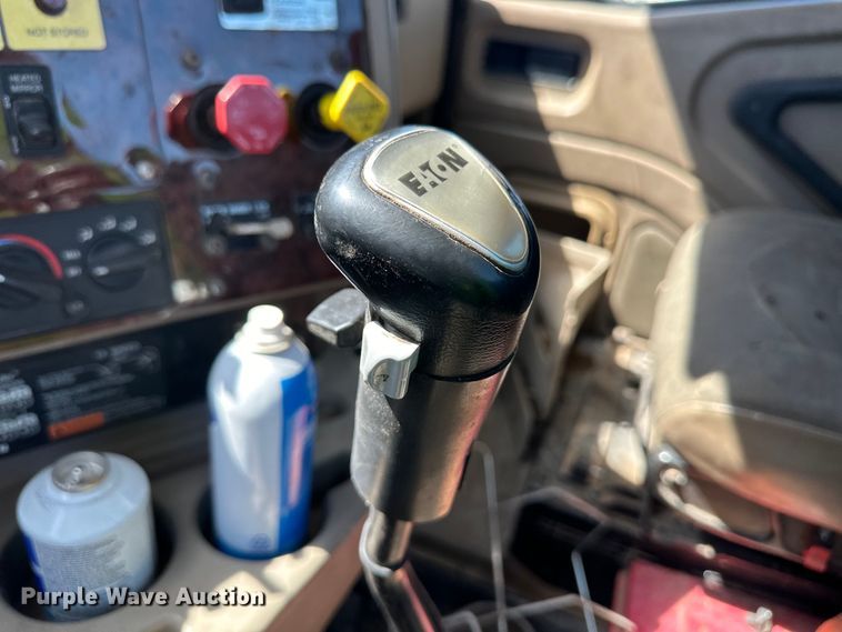 image for item OI9325 2009 International Paystar semi truck