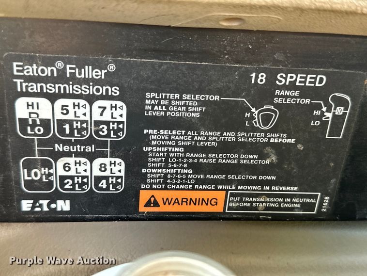 image for item OI9325 2009 International Paystar semi truck