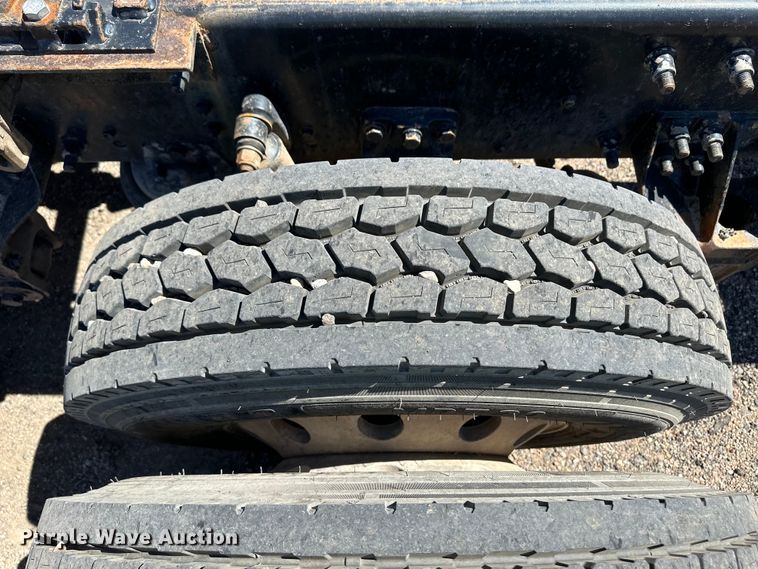 image for item OI9325 2009 International Paystar semi truck