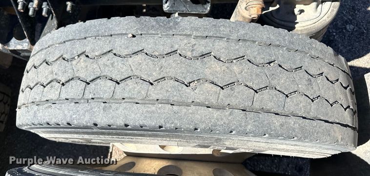 image for item OI9325 2009 International Paystar semi truck