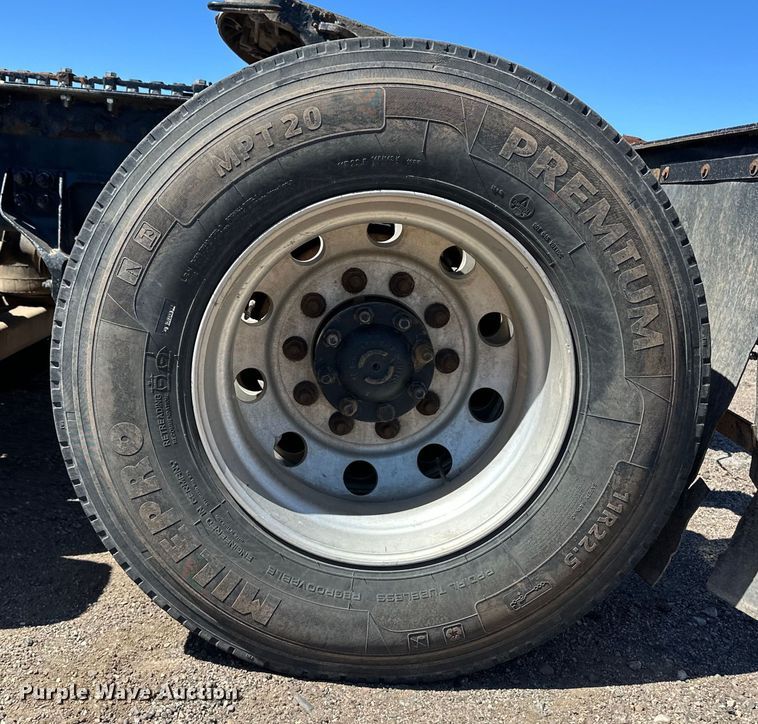 image for item OI9325 2009 International Paystar semi truck