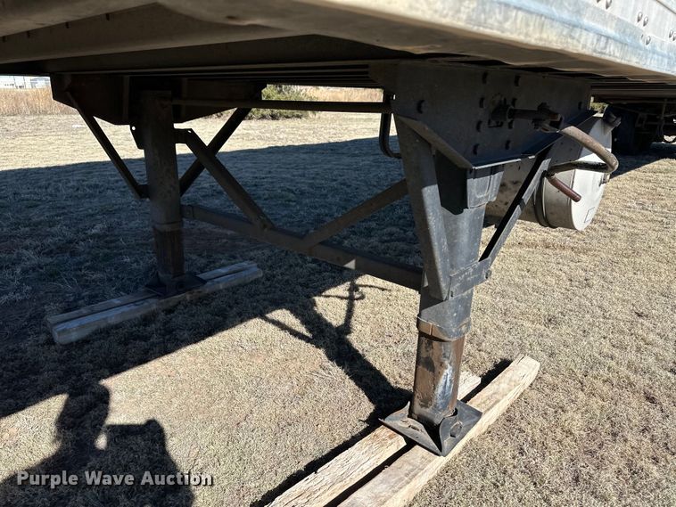 image for item OI9337 2005 Wabash refrigerated van trailer