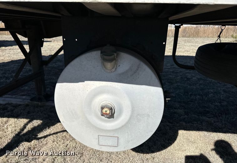 image for item OI9337 2005 Wabash refrigerated van trailer