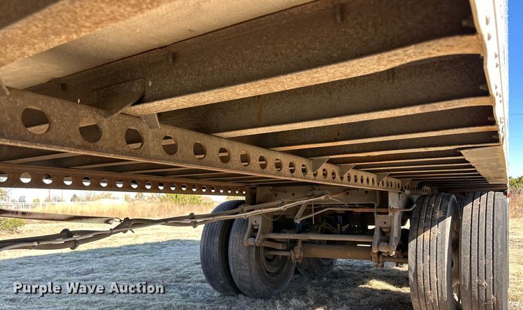 image for item OI9337 2005 Wabash refrigerated van trailer