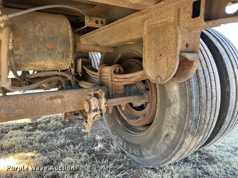 image for item OI9337 2005 Wabash refrigerated van trailer