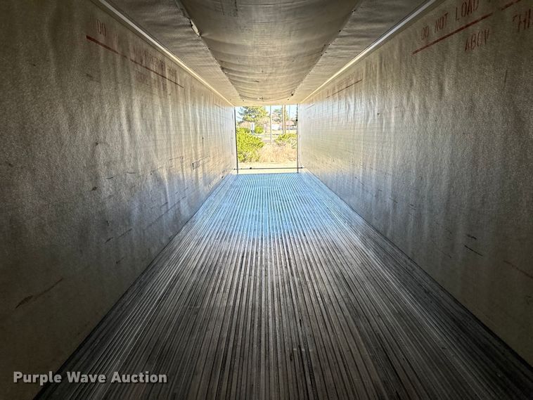 image for item OI9337 2005 Wabash refrigerated van trailer