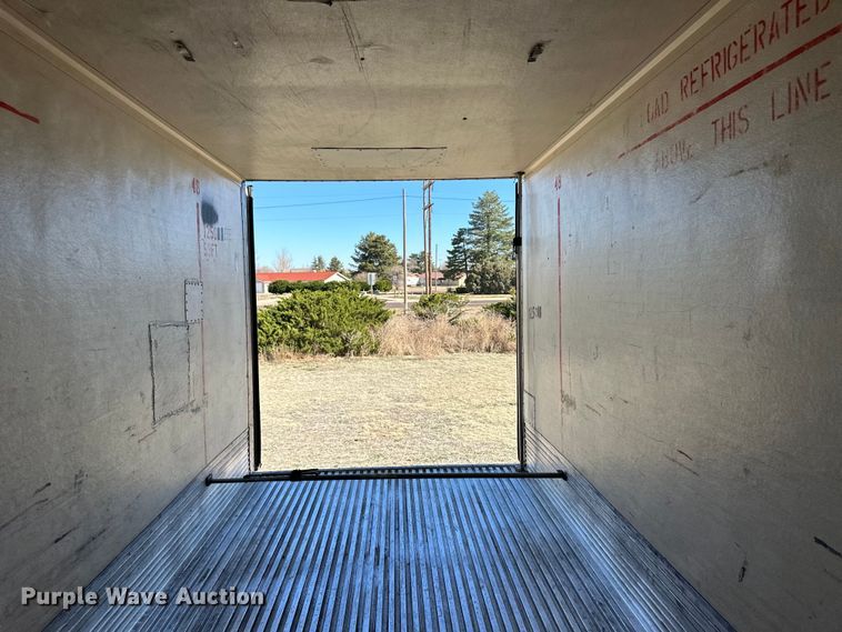 image for item OI9337 2005 Wabash refrigerated van trailer