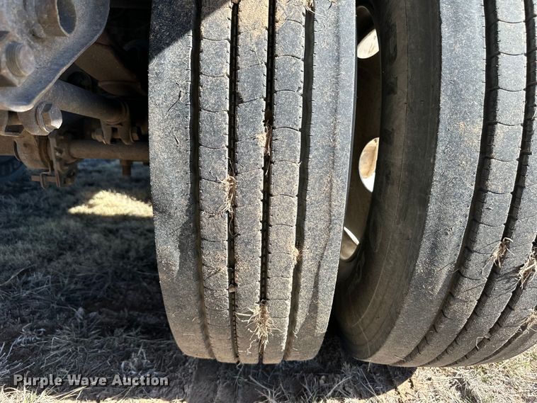 image for item OI9337 2005 Wabash refrigerated van trailer