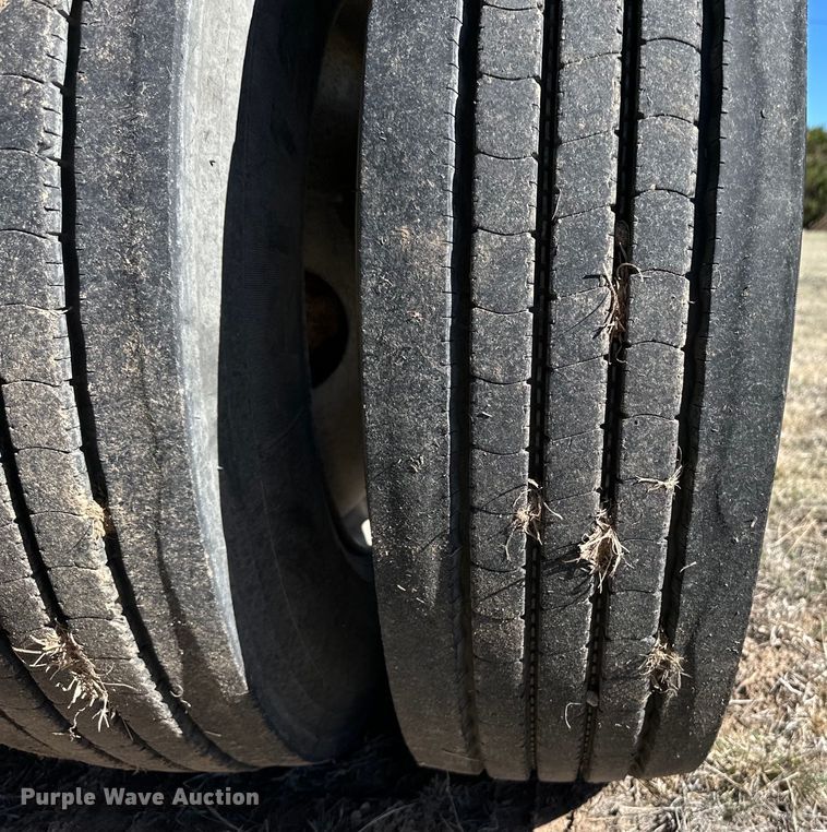 image for item OI9337 2005 Wabash refrigerated van trailer