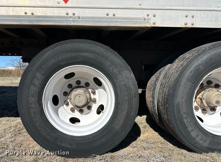 image for item OI9337 2005 Wabash refrigerated van trailer