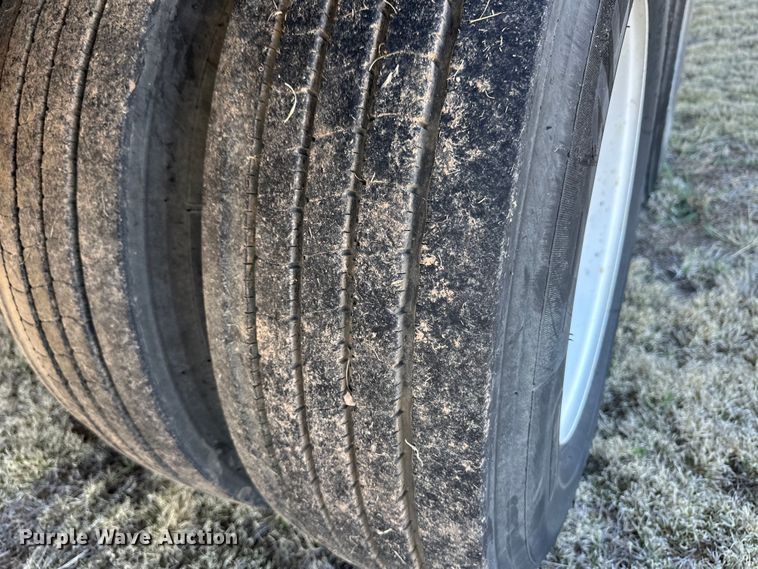 image for item OI9337 2005 Wabash refrigerated van trailer