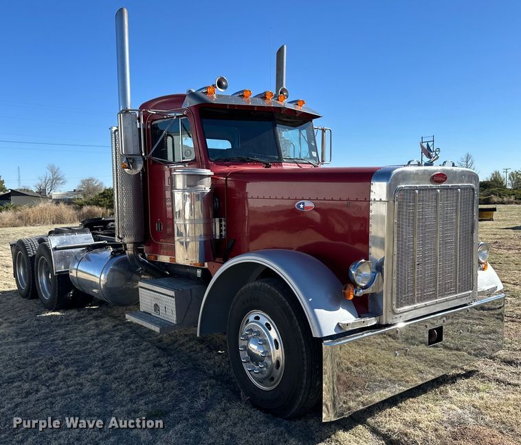 image for item OI9338 1992 Peterbilt 379 semi truck