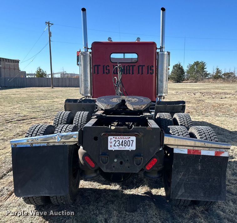 image for item OI9338 1992 Peterbilt 379 semi truck