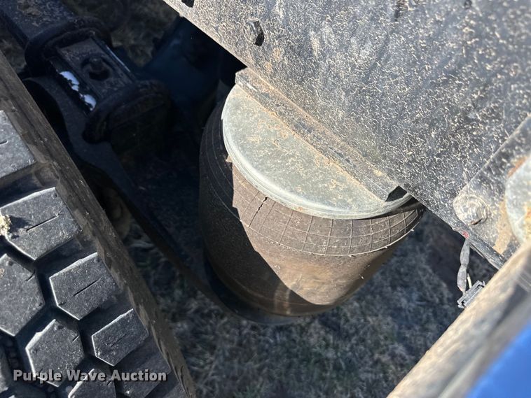 image for item OI9338 1992 Peterbilt 379 semi truck