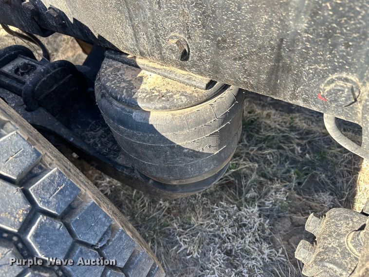 image for item OI9338 1992 Peterbilt 379 semi truck