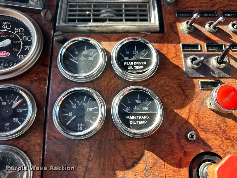 image for item OI9338 1992 Peterbilt 379 semi truck