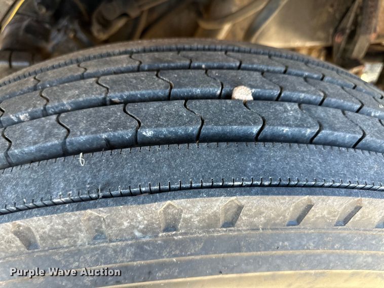 image for item OI9338 1992 Peterbilt 379 semi truck