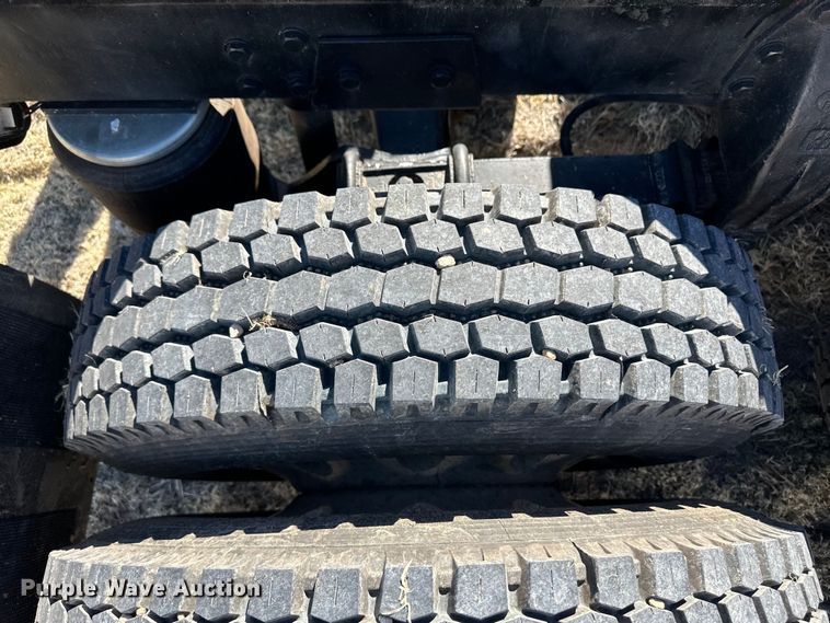 image for item OI9338 1992 Peterbilt 379 semi truck