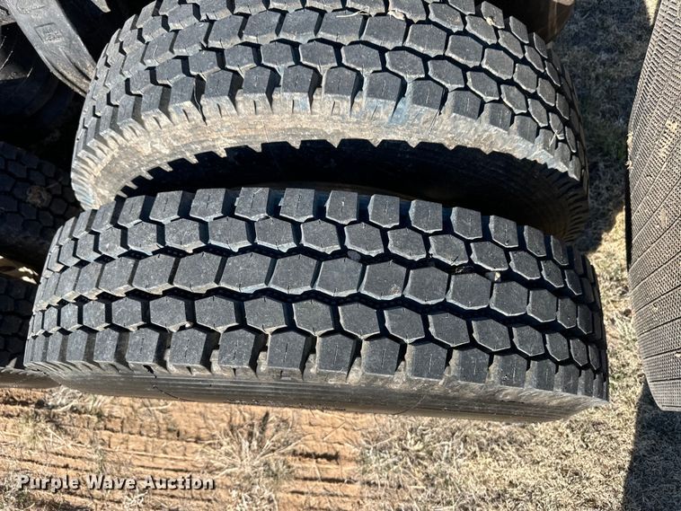 image for item OI9338 1992 Peterbilt 379 semi truck