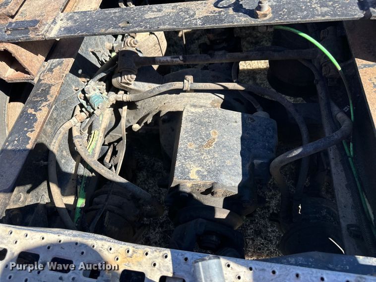 image for item OI9339 2003 Freightliner FLD semi truck