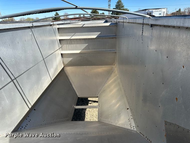 image for item OI9340 1998 Timpte grain trailer