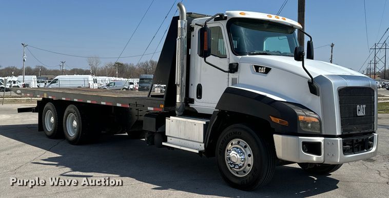 image for item OJ9671 2015 Caterpillar CT600S rollback truck
