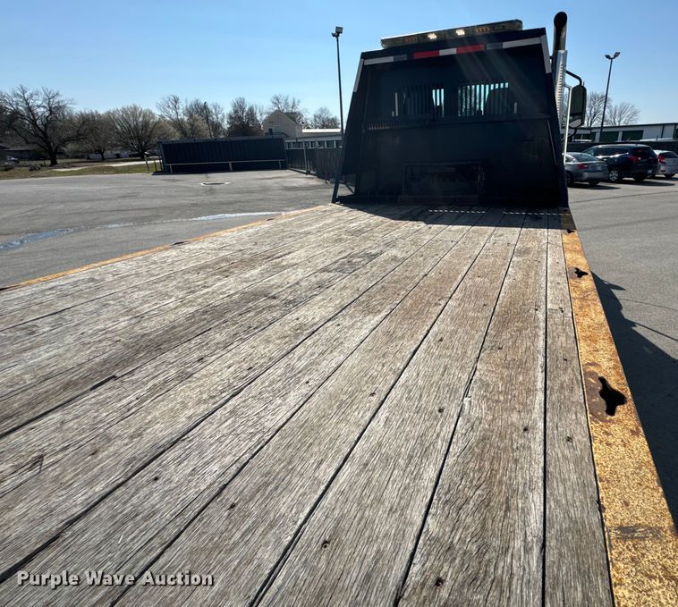 image for item OJ9671 2015 Caterpillar CT600S rollback truck