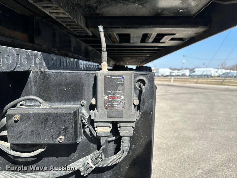 image for item OJ9671 2015 Caterpillar CT600S rollback truck