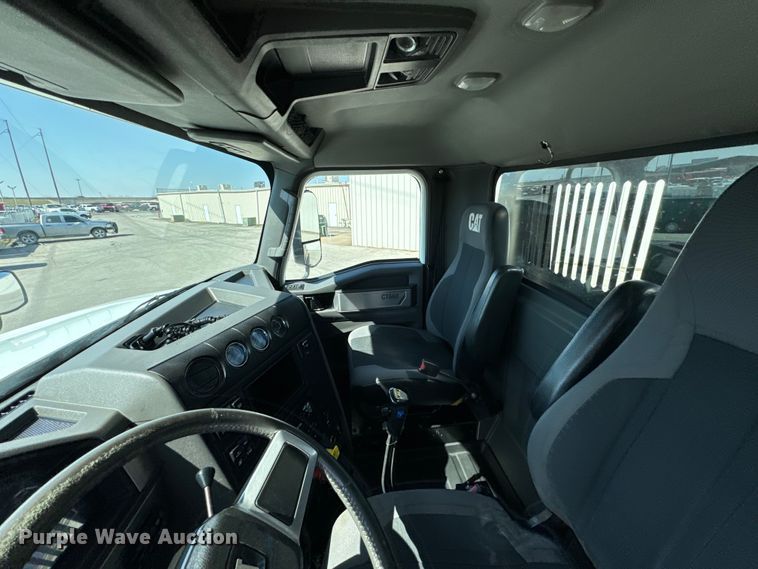 image for item OJ9671 2015 Caterpillar CT600S rollback truck