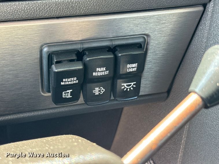 image for item OJ9671 2015 Caterpillar CT600S rollback truck