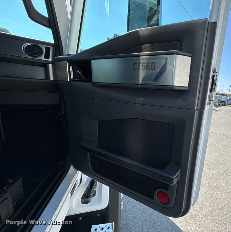 image for item OJ9671 2015 Caterpillar CT600S rollback truck