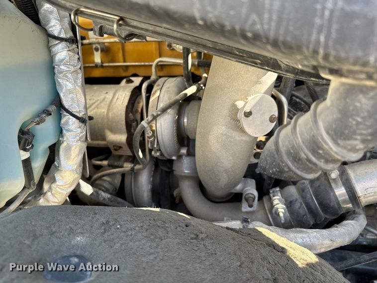 image for item OJ9671 2015 Caterpillar CT600S rollback truck