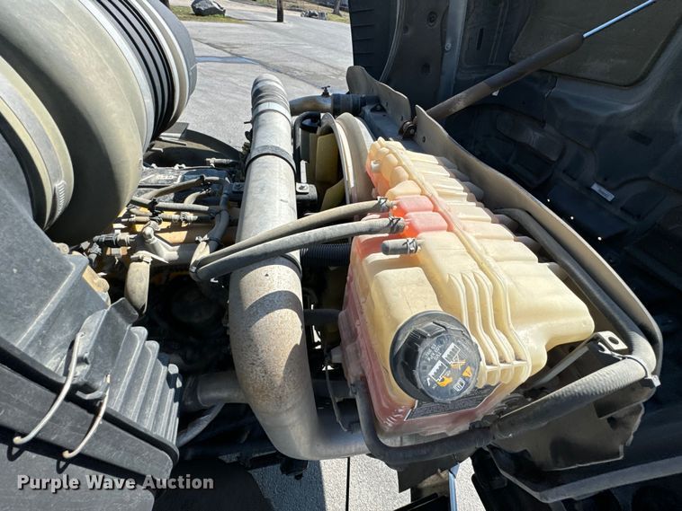 image for item OJ9671 2015 Caterpillar CT600S rollback truck