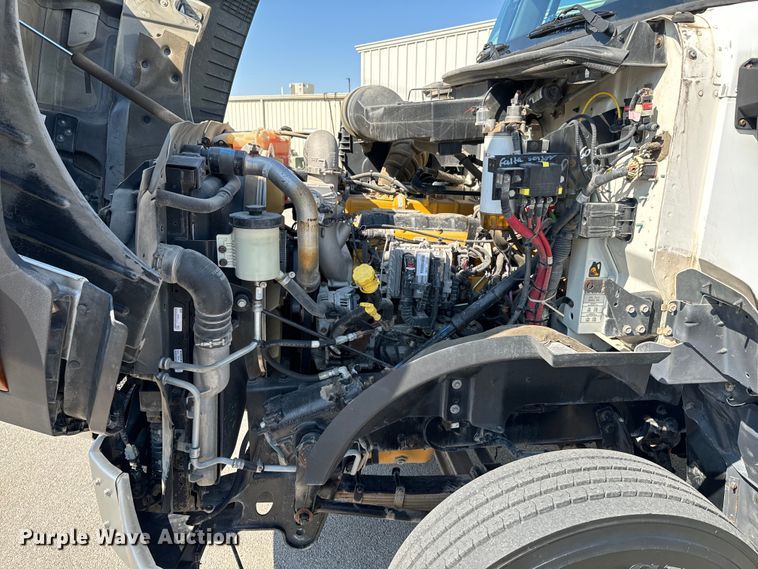 image for item OJ9671 2015 Caterpillar CT600S rollback truck