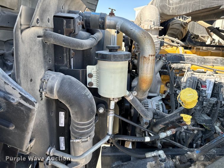 image for item OJ9671 2015 Caterpillar CT600S rollback truck