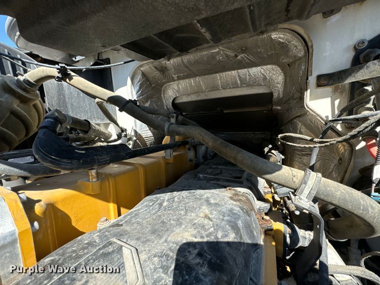 image for item OJ9671 2015 Caterpillar CT600S rollback truck