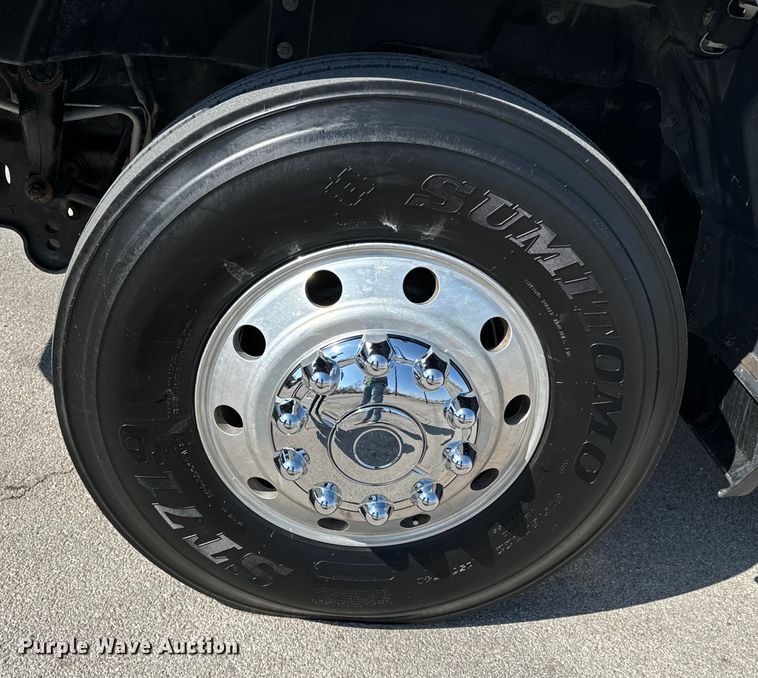 image for item OJ9671 2015 Caterpillar CT600S rollback truck