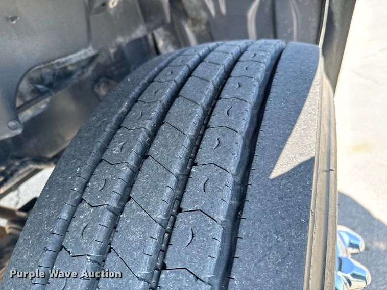 image for item OJ9671 2015 Caterpillar CT600S rollback truck