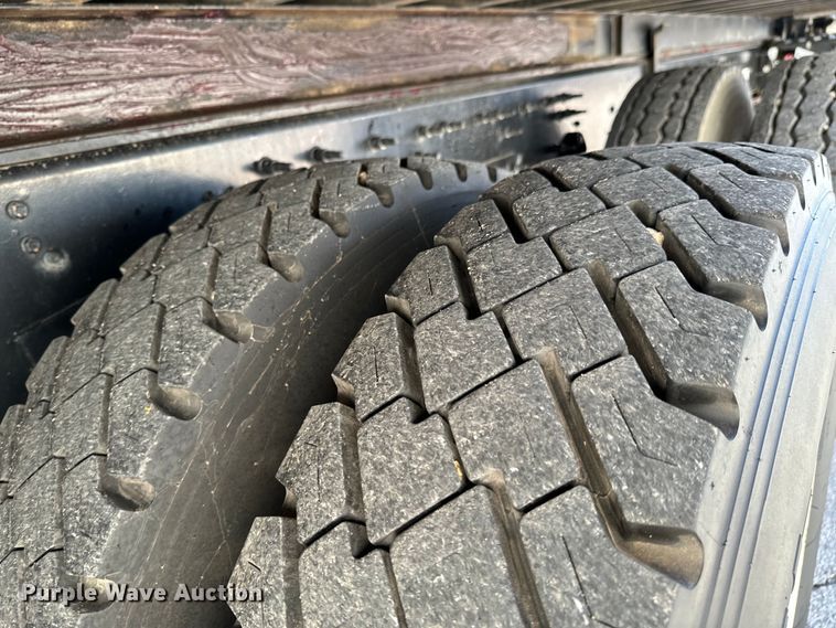 image for item OJ9671 2015 Caterpillar CT600S rollback truck