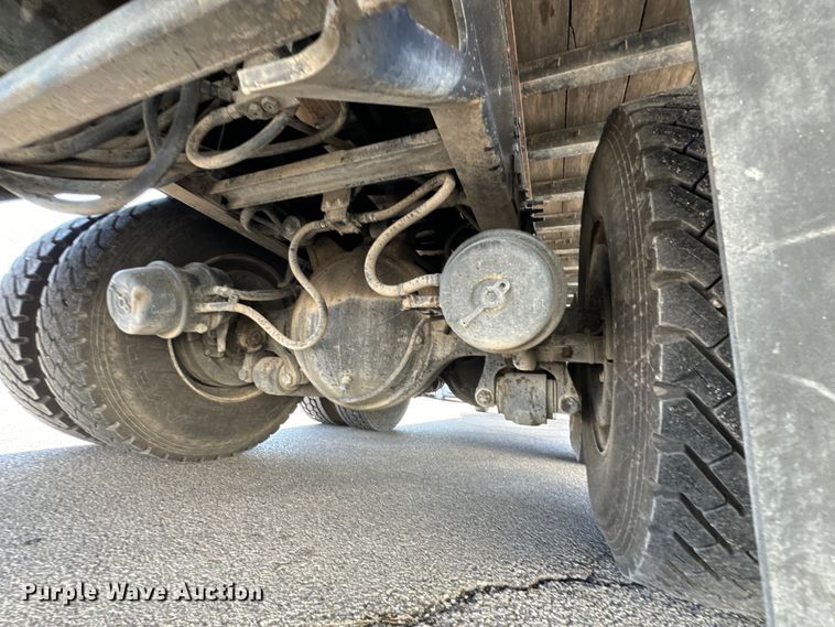 image for item OJ9671 2015 Caterpillar CT600S rollback truck