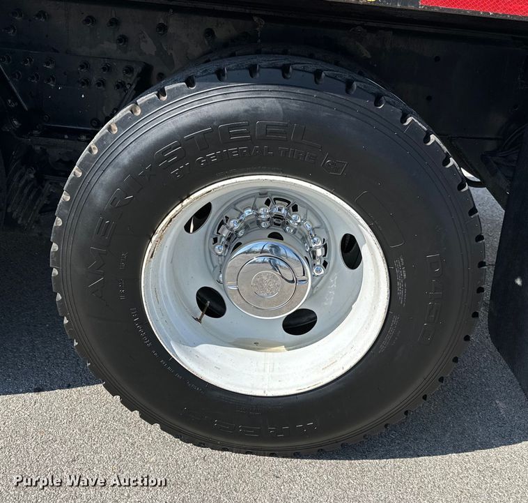 image for item OJ9671 2015 Caterpillar CT600S rollback truck