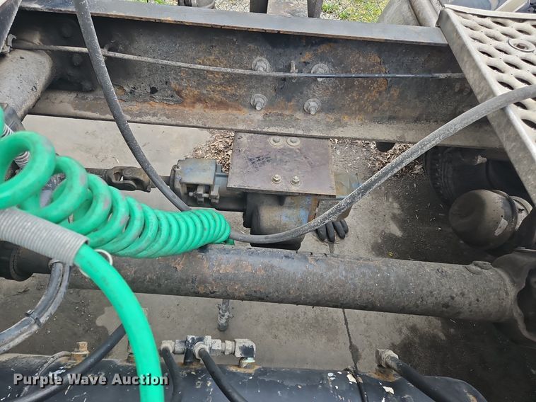 image for item OK9857 2000 Western Star 4900 semi truck