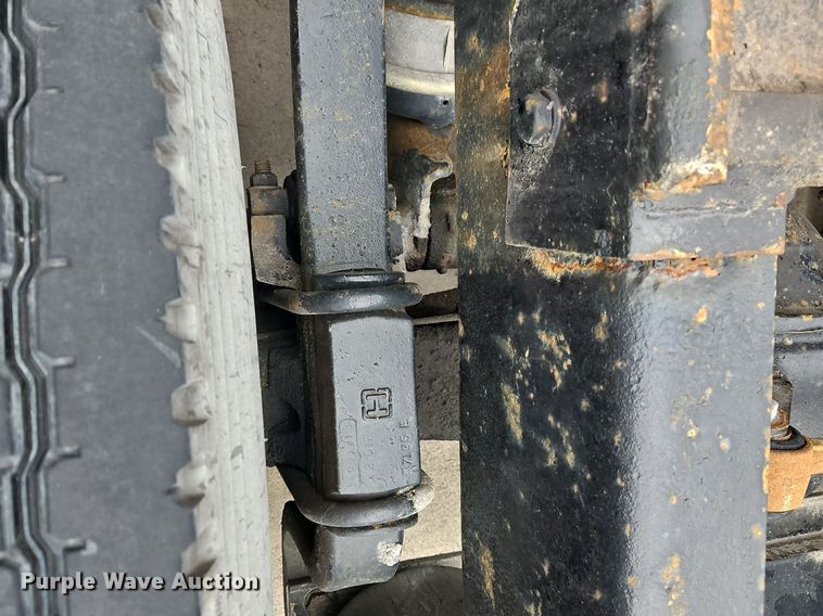 image for item OK9857 2000 Western Star 4900 semi truck