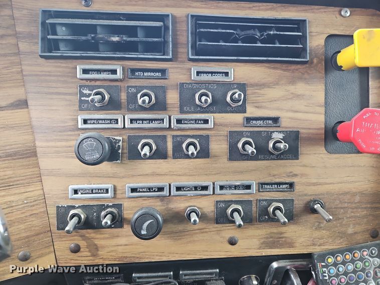 image for item OK9857 2000 Western Star 4900 semi truck